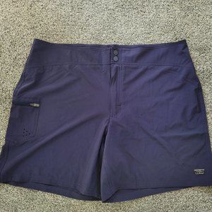 L.L. Bean ladies Shorts size 16 - UPF 50+